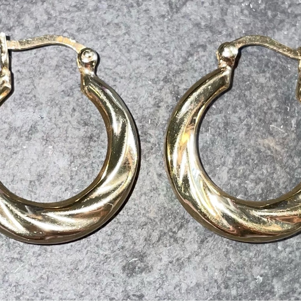 Vintage Israeli Gold Plate Sterling Silver Vermeil Huggie Hoop Earrings 2.2g
